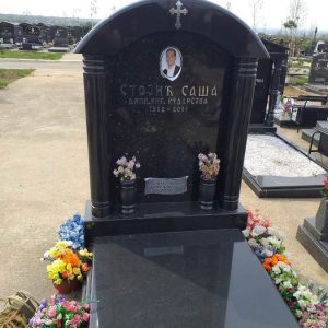 Nadgrobni spomenici, kapiteli, kamenorezac Bane-1 Nadgrobni spomenici, kapiteli, kamenorezac Bane-1