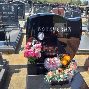 Nadgrobni spomenici, kapiteli, kamenorezac Bane-2 Nadgrobni spomenici, kapiteli, kamenorezac Bane-2