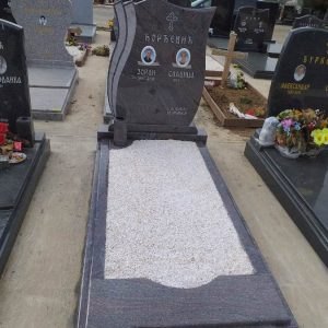 Nadgrobni spomenici, kapiteli, kamenorezac Bane-5 Nadgrobni spomenici, kapiteli, kamenorezac Bane-5