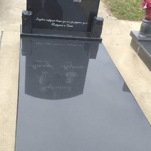 Nadgrobni spomenici, kapiteli, kamenorezac Bane-7 Nadgrobni spomenici, kapiteli, kamenorezac Bane-7