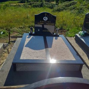 Nadgrobni spomenici, kamenorezac Bane-11