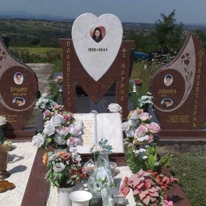 Nadgrobni spomenici, kamenorezac Bane-2