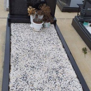 Nadgrobni spomenici, kamenorezac Bane-22