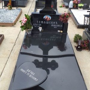 Nadgrobni spomenici, kamenorezac Bane-25