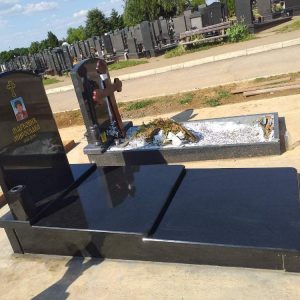 Nadgrobni spomenici, kamenorezac Bane-33