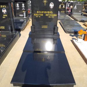 Nadgrobni spomenici, kamenorezac Bane-38