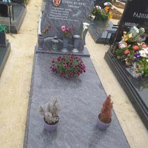 Nadgrobni spomenici, kamenorezac Bane-4