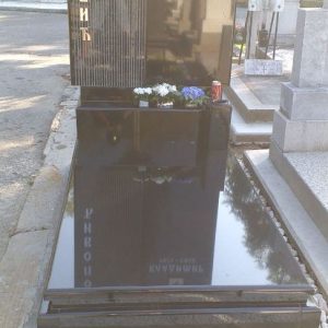 Nadgrobni spomenici, kamenorezac Bane-46