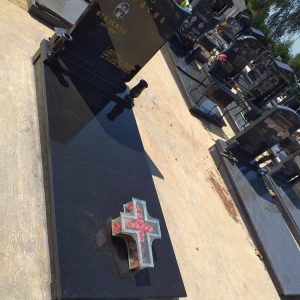 Nadgrobni spomenici, kamenorezac Bane-47