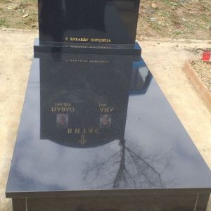 Nadgrobni spomenici, kamenorezac Bane-48