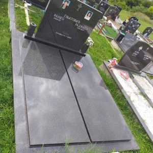 Nadgrobni spomenici, kamenorezac Bane-51