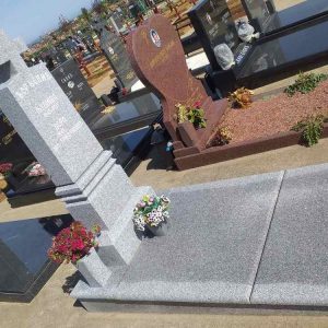 Nadgrobni spomenici, kamenorezac Bane-6