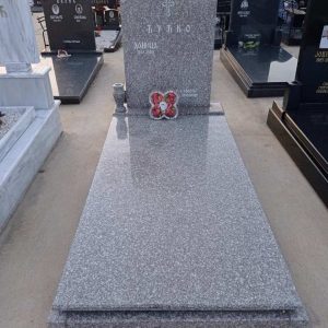 Nadgrobni spomenici, kamenorezac Bane-67