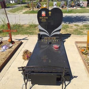 Nadgrobni spomenici, kamenorezac Bane-81