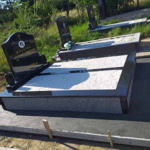 Nadgrobni spomenici, kamenorezac Bane-86