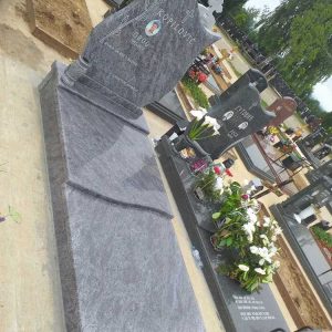 Nadgrobni spomenici, kamenorezac Bane-88