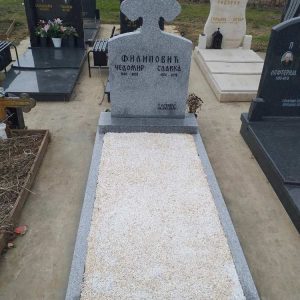 Nadgrobni spomenici, kamenorezac Bane-93