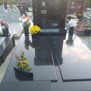 Nadgrobni spomenici, kapiteli, kamenorezac Bane-14 Nadgrobni spomenici, kapiteli, kamenorezac Bane-14