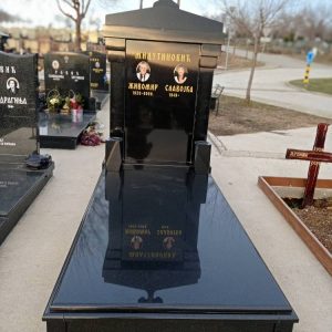 Nadgrobni spomenici, kapiteli, kamenorezac Bane-20 Nadgrobni spomenici, kapiteli, kamenorezac Bane-20