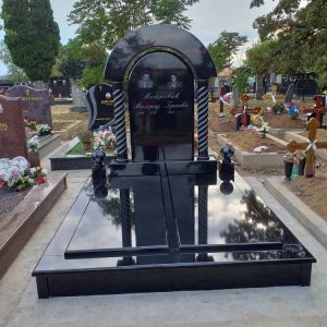 Nadgrobni spomenici, kapiteli, kamenorezac Bane-25 Nadgrobni spomenici, kapiteli, kamenorezac Bane-25