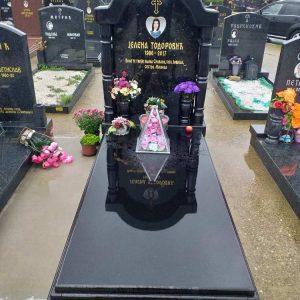 Nadgrobni spomenici, kapiteli, kamenorezac Bane-3 Nadgrobni spomenici, kapiteli, kamenorezac Bane-3