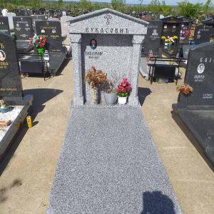 Nadgrobni spomenici, kapiteli, kamenorezac Bane-31 Nadgrobni spomenici, kapiteli, kamenorezac Bane-31