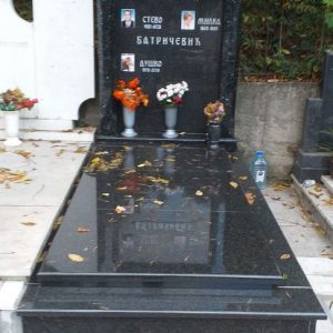 Nadgrobni spomenici, kapiteli, kamenorezac Bane-5 Nadgrobni spomenici, kapiteli, kamenorezac Bane-5