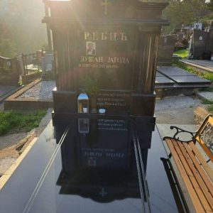 Kapiteli, kamenorezac Bane-3 Kapiteli, kamenorezac Bane-3