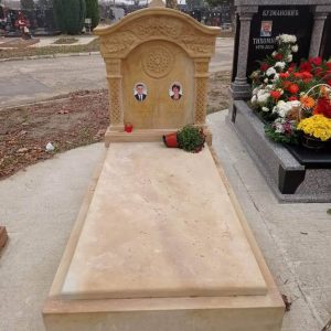 Nadgrobni spomenici, kamenorezac Bane-14