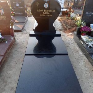 Nadgrobni spomenici, kamenorezac Bane-18