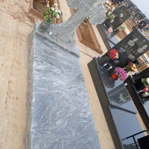 Nadgrobni spomenici, kamenorezac Bane-19