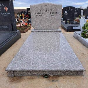 Nadgrobni spomenici, kamenorezac Bane-2