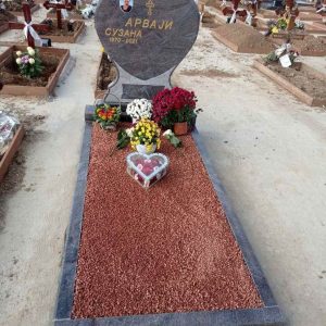 Nadgrobni spomenici, kamenorezac Bane-21