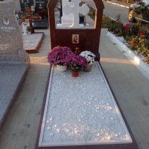 Nadgrobni spomenici, kamenorezac Bane-24