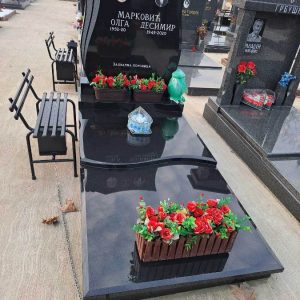 Nadgrobni spomenici, kamenorezac Bane-3