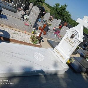 Nadgrobni spomenici, kamenorezac Bane-33