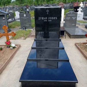 Nadgrobni spomenici, kamenorezac Bane-37