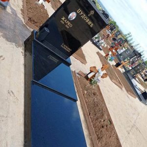 Nadgrobni spomenici, kamenorezac Bane-38